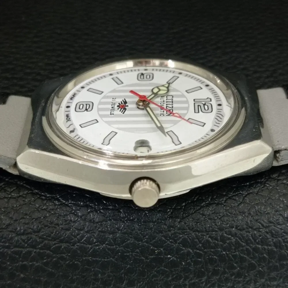 Vintage 1981 Citizen Automatic Mens Silver Watch W/daydate & White accents